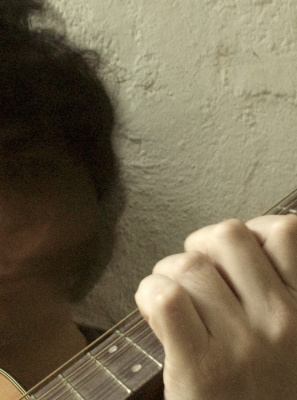 Uma voz, uma guitarra